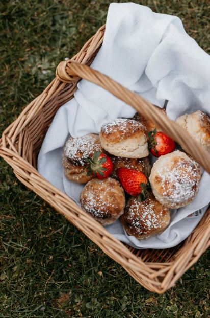 HAMPSHIRE - Candle Making Workshop with Cream Tea